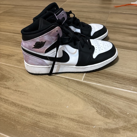 Jordan Women's Sneakers Black and Purple - Picture 1 of 5